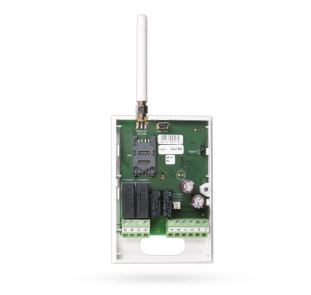 Univerzálny GSM komunikátor a ovládač